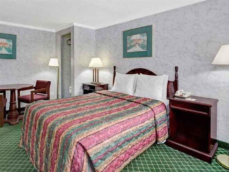 Days Inn Williamsburg Colonial Area Extérieur photo